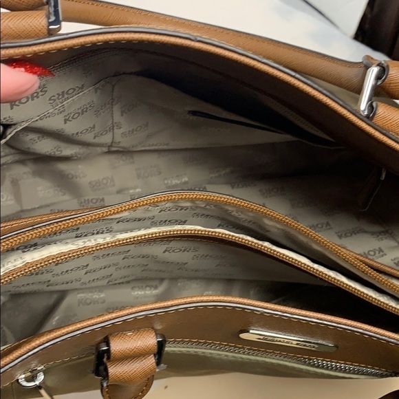 Michael Kors Colgate Tote - Picture 8 of 10